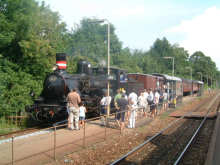 Lokomotivet beundres i Jyderup 29 juli 2006