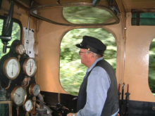 Jørgen er lokomotivfører på K 564 på vej ud af Nykøbing Sj 12. august 2007 Foto Lars B. Christiansen