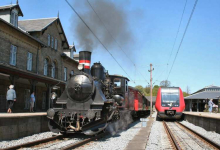 K 564 med Nordsjællands Veterantogs vogne i Klampenborg 4. maj 2007 Foto Ole Plum