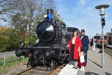 OHJ 38 og rejsende fra 1940'erne på Høng station